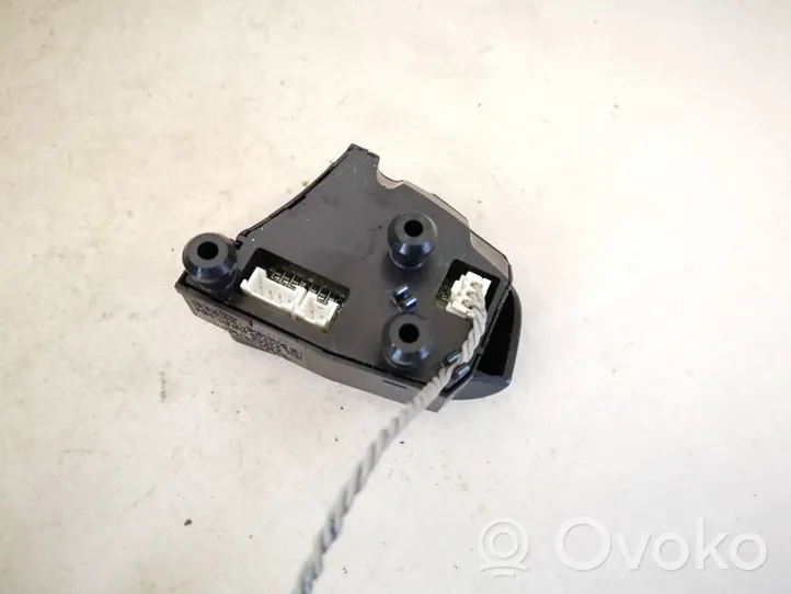 Volvo V50 Boutons / interrupteurs volant 8637491