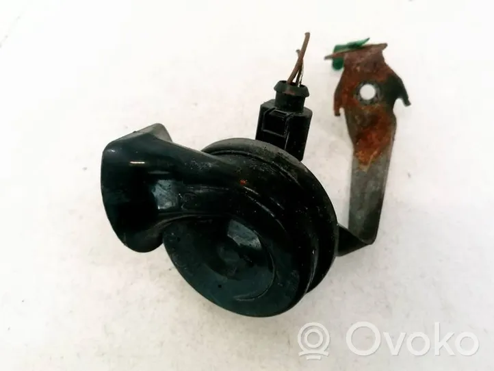 Volkswagen Touareg I Horn signal E1000209