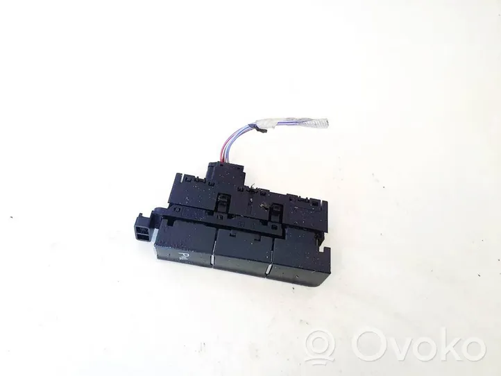 Volkswagen Golf VII Interruptor del sensor de aparcamiento (PDC) 10204042