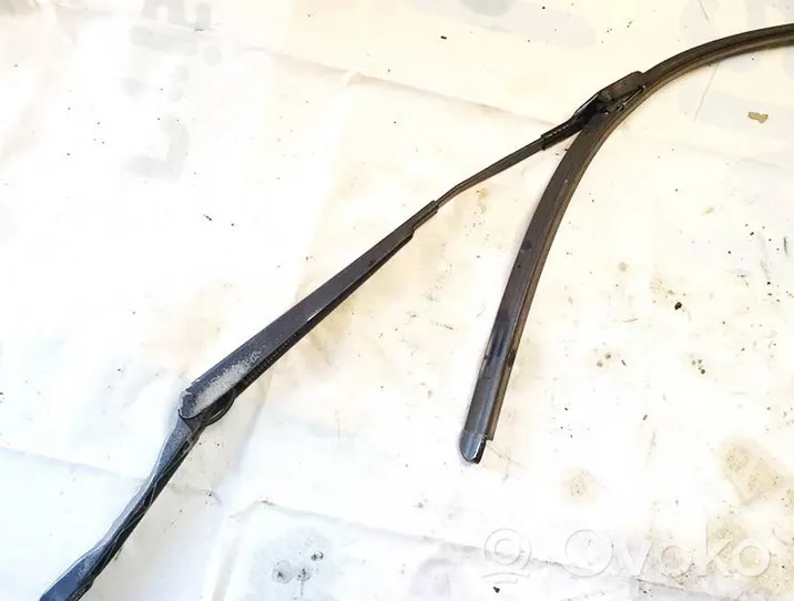 Opel Astra J Front wiper blade arm 