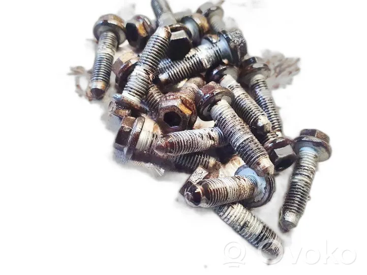 Volkswagen Golf IV Nuts/bolts 