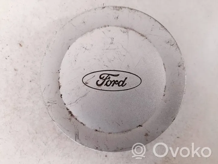 Ford Fiesta Заводская крышка (крышки) от центрального отверстия колеса 2s611000ba