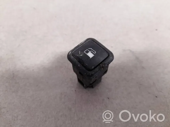 Volkswagen PASSAT B5 Fuel tank opening switch 3b0959833a