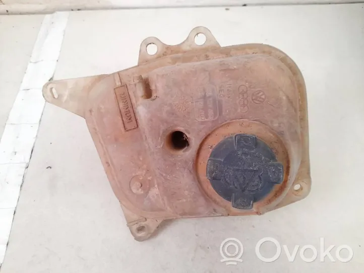 Audi 80 90 B3 Vase d'expansion / réservoir de liquide de refroidissement 893121403