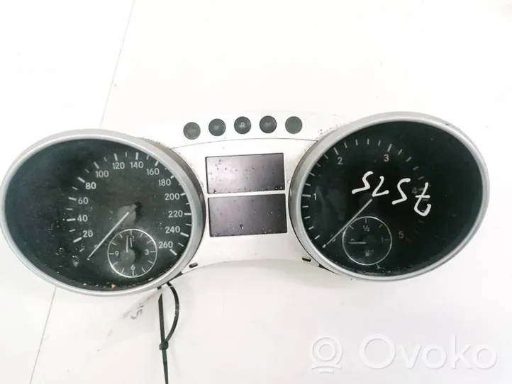 Mercedes-Benz R W251 Geschwindigkeitsmesser Cockpit A2515408947