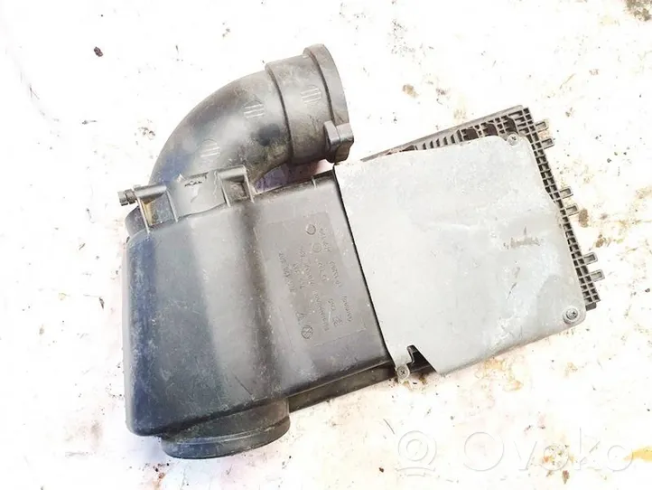 Volkswagen Touareg I Scatola del filtro dell’aria 7l6128607j