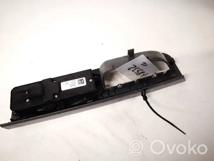 Volvo C30 Electric window control switch 30773208