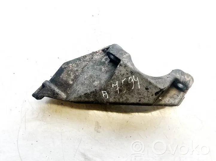 Volkswagen Jetta V Engine mounting bracket 