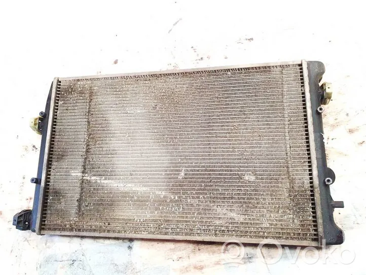 Volkswagen Golf V Radiateur de refroidissement 6q0121253r