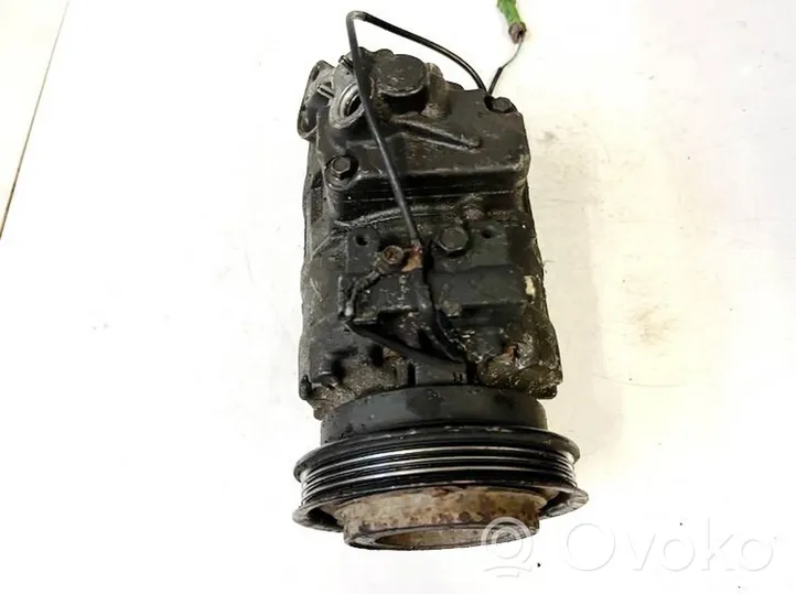 Volkswagen PASSAT B5.5 Ilmastointilaitteen kompressorin pumppu (A/C) 8D0260805J