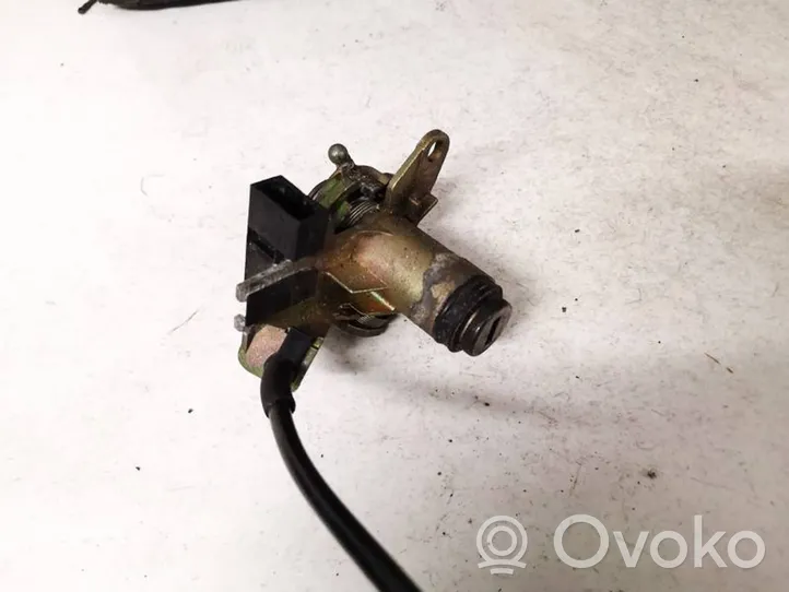 Audi A4 S4 B7 8E 8H Serratura portiera anteriore (vicino alla maniglia) 8t0827573