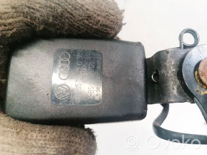 Audi A1 Boucle de ceinture de sécurité arrière 8X0857739C