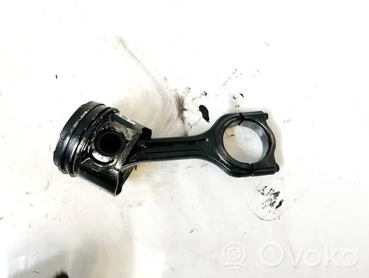 Ford Focus C-MAX Piston with connecting rod 