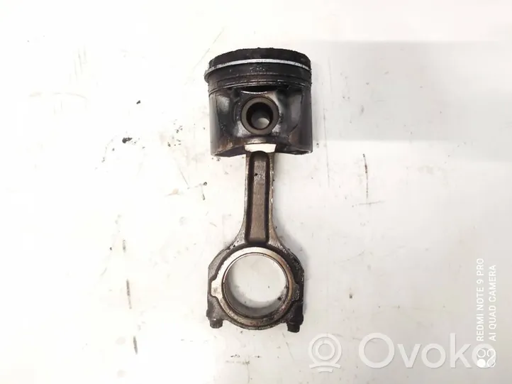 Ford Focus Piston avec bielle 