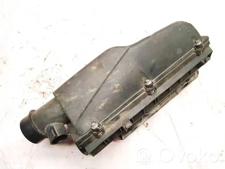 Mercedes-Benz C W203 Scatola del filtro dell’aria A0000945568