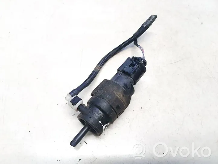 Audi A4 S4 B8 8K Pompe de lave-glace de pare-brise 41882