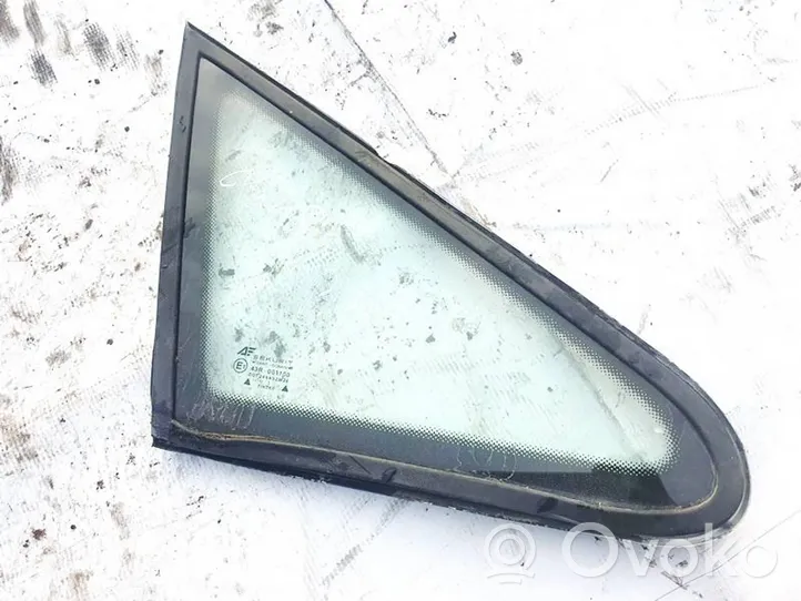 Volkswagen Sharan Front triangle window/glass 