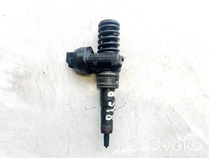 Volkswagen Transporter - Caravelle T5 Support de pince d'injecteur de carburant 038130073b