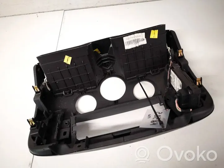 Renault Scenic II -  Grand scenic II Griglia di ventilazione centrale cruscotto 8200140713