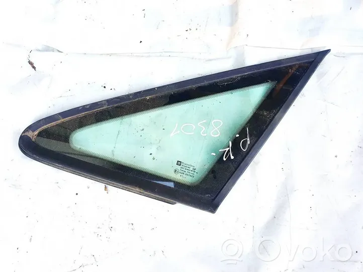 Opel Zafira A Front triangle window/glass 