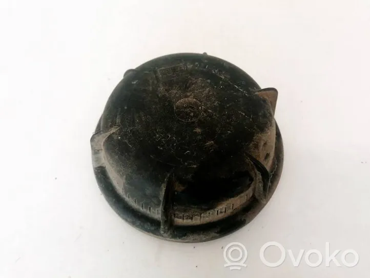 Land Rover Freelander Cache-poussière de phare avant 67722750