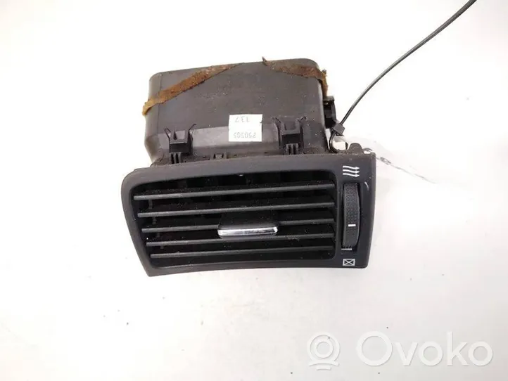 Toyota Avensis T250 Griglia di ventilazione centrale cruscotto 