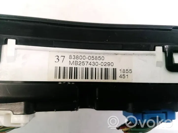 Toyota Avensis T250 Tachimetro (quadro strumenti) 8380005850