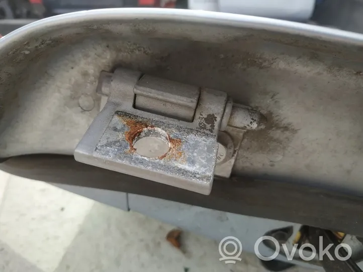 Volvo V70 Etuoven yläsarana 