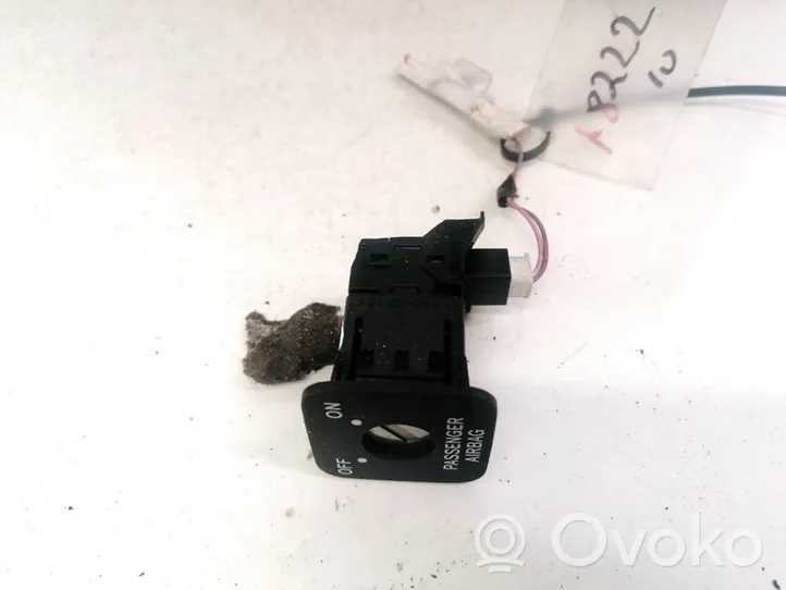 Toyota Yaris Passenger airbag on/off switch 