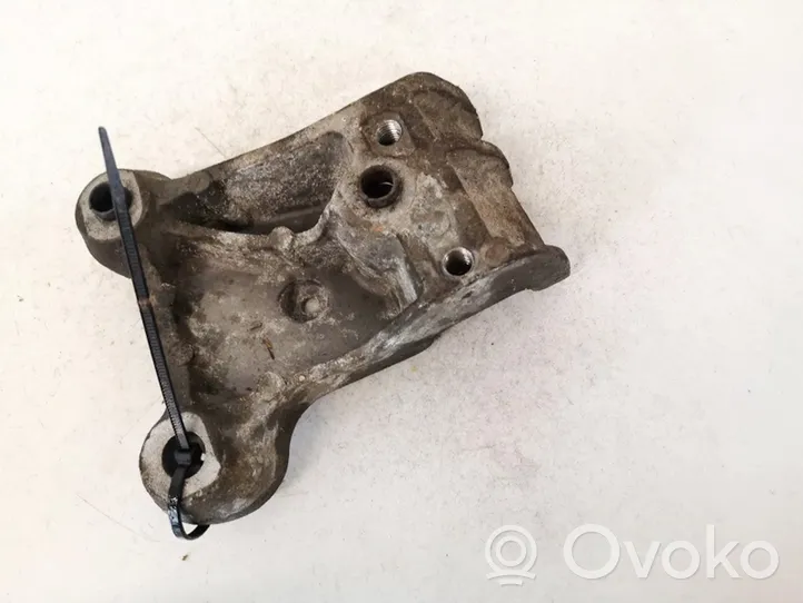 Citroen C3 Engine mounting bracket 