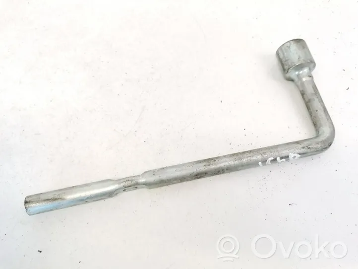 Chevrolet Epica Wheel nut wrench 