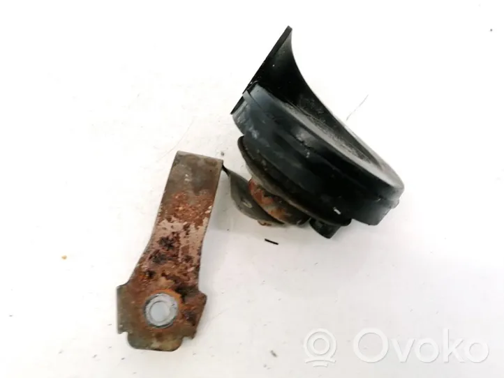 Volkswagen Touran I Horn signal E335717