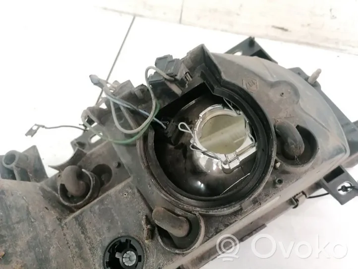 Opel Movano A Faro delantero/faro principal 7700352106