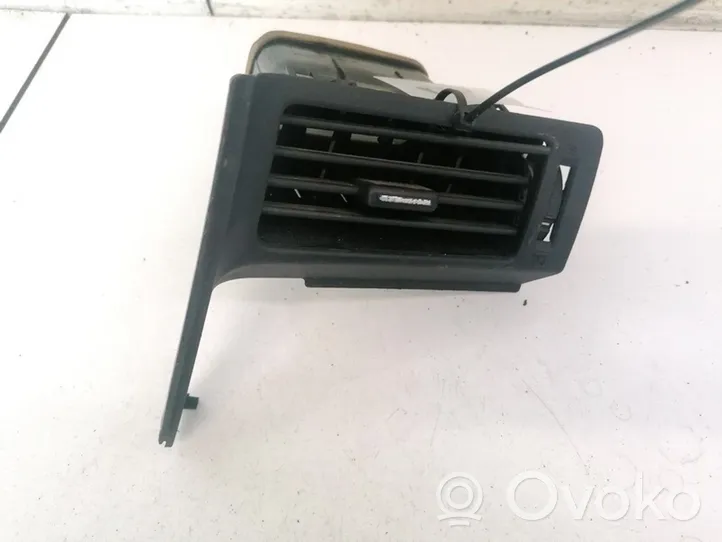 Toyota Verso Grille d'aération centrale 556800F030