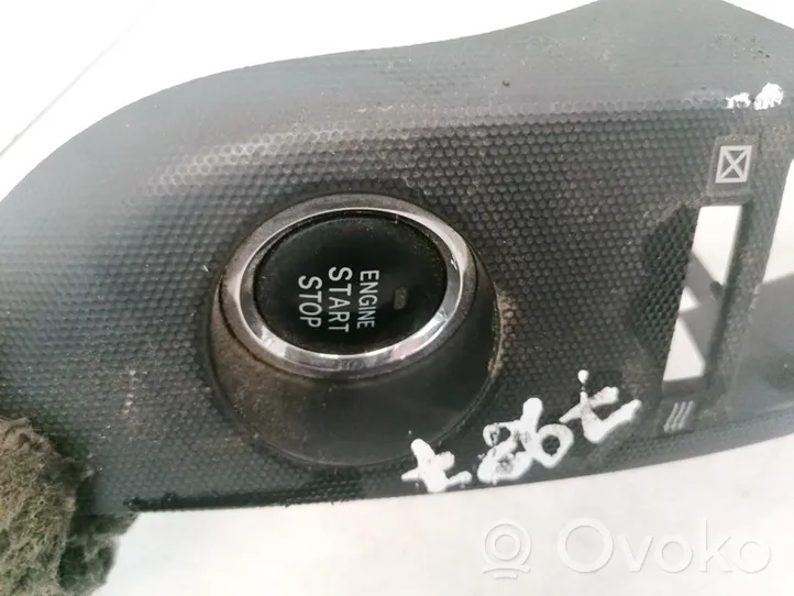 Toyota Corolla Verso AR10 Bouton poussoir de démarrage du moteur 15A7101