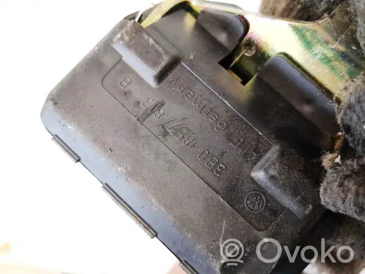 Volkswagen PASSAT B5 Middle seatbelt (rear) 3b0857813b