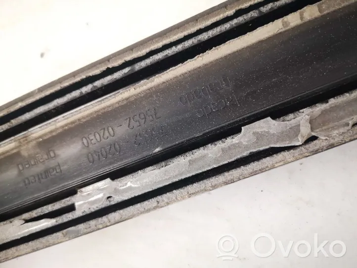 Toyota Corolla E120 E130 Aizmugurē durvju dekoratīvā apdare (moldings) 7565202030