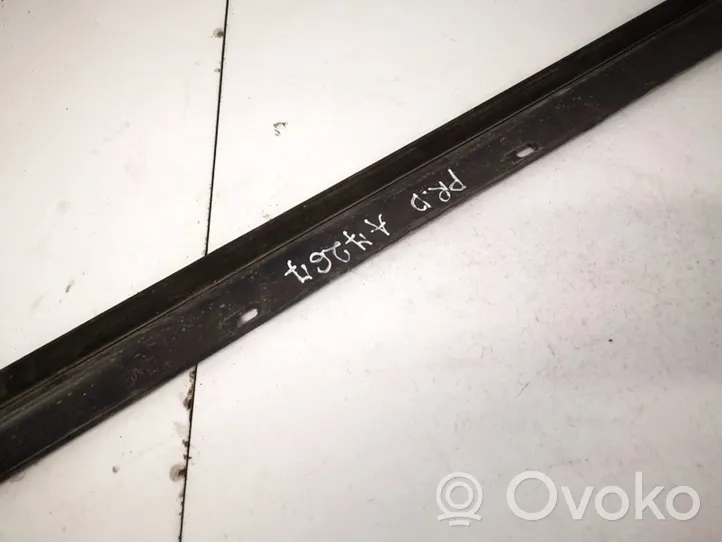 Audi A4 S4 B5 8D Rivestimento modanatura del vetro della portiera anteriore 8d0837478