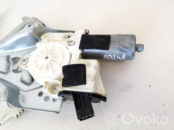 Opel Signum Moteur de lève-vitre de porte avant 0130822011