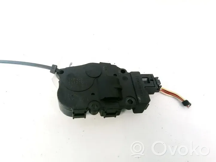 Audi A5 8T 8F Moteur / actionneur de volet de climatisation 412650750