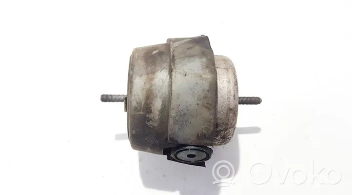 Audi A4 S4 B6 8E 8H Variklio pagalvė mpn04546