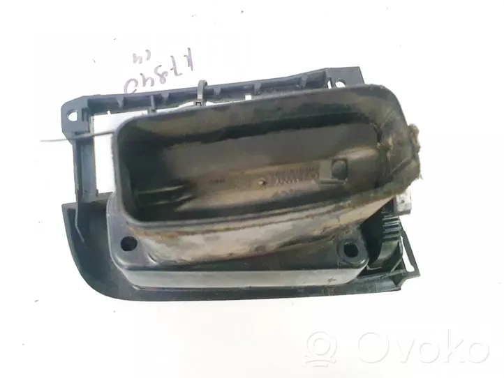 Volkswagen Golf III Centrālais gaisa ventilācijas režģis 1h6819709