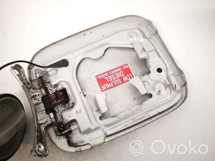 Toyota Avensis T250 Bouchon, volet de trappe de réservoir à carburant 