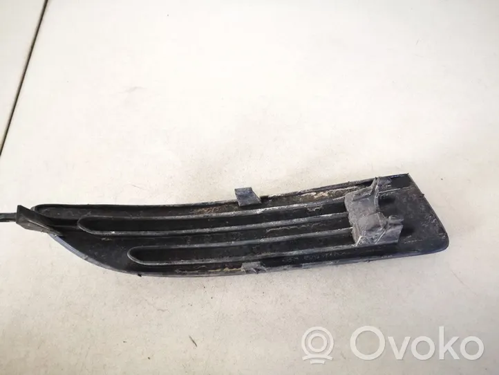 Toyota Corolla E120 E130 Front bumper lower grill 5212812070