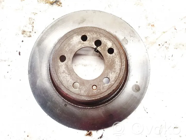 BMW 7 E38 Rear brake disc neventiliuojamas