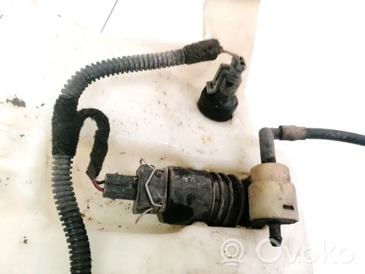 Opel Vectra C Windscreen/windshield washer pump 