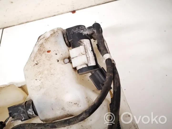 Volvo V50 Pompe de lave-glace de pare-brise 021168