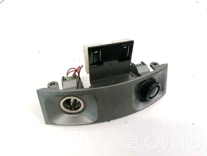 BMW 7 E65 E66 Accendisigari per auto 51167002402