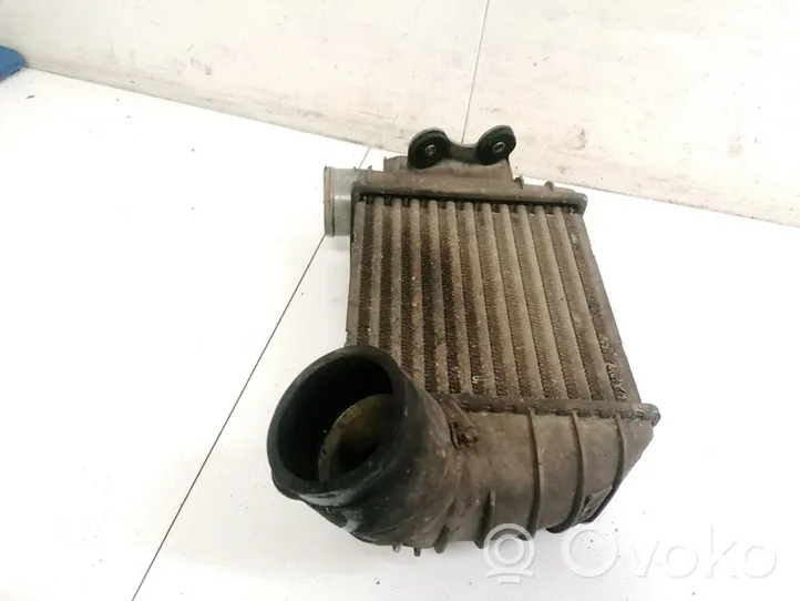 Audi TT Mk1 Välijäähdyttimen jäähdytin 8N0145803