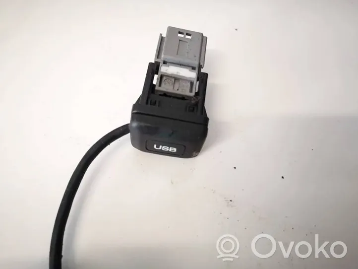 Honda Civic IX Connecteur/prise USB 